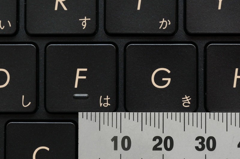 主要キーのキーピッチは19mmフルピッチを確保