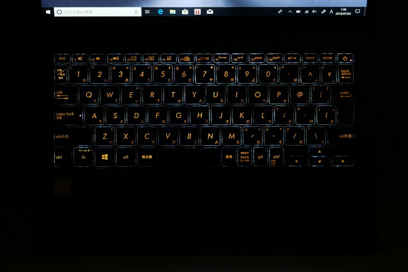 キーボードバックライトも標準で搭載する