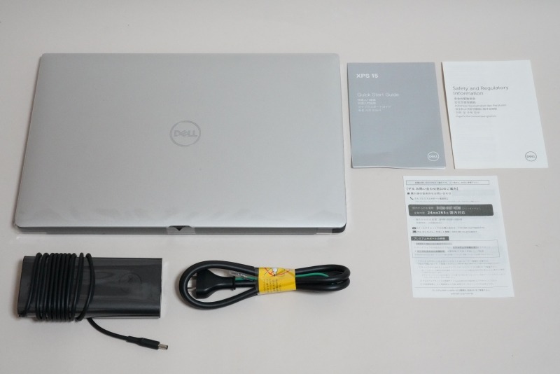 同梱品は、本体、ACアダプタ、電源ケーブル、クイックスタートガイド、安全および認可機関に関する情報、デルお問い合わせ窓口のご案内。有線LANとの接続に利用する「デルアダプタ - USB-C – Ethernet(PXE起動)」(4,300円)は別売り