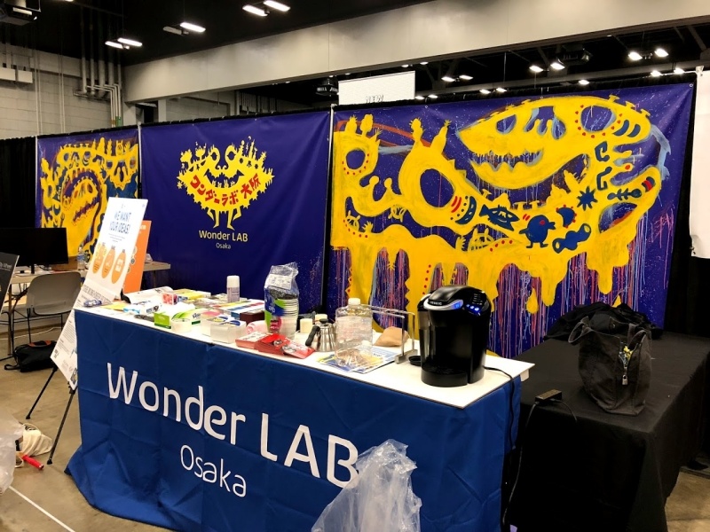 サウス・バイ・サウスウエストのブース。壁のペイントにも注目が集まった