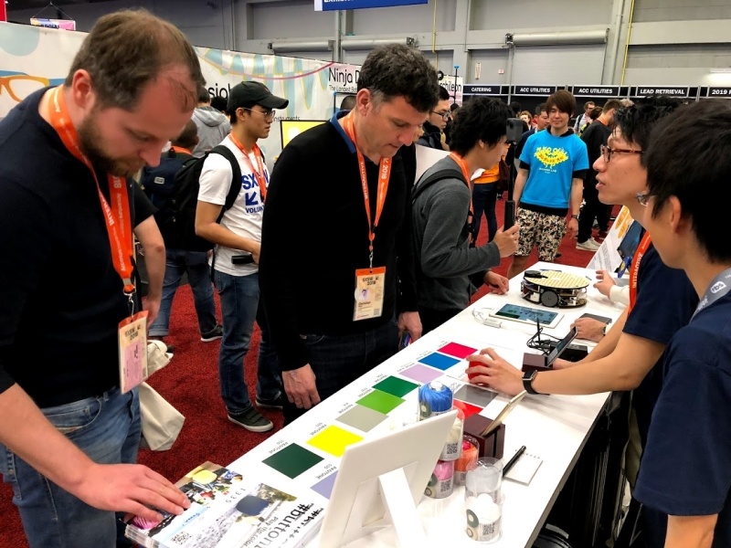 展示された製品は開発者自らが行なった