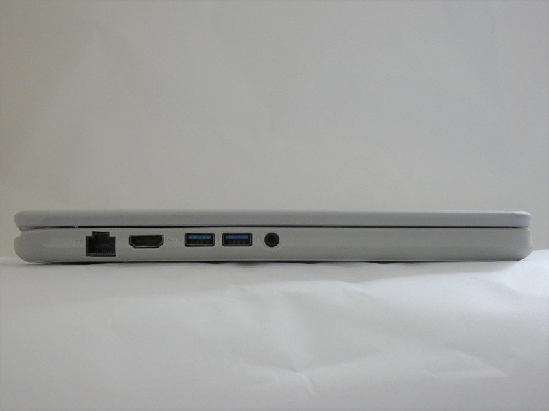 左側面には、Gigabit Ethernet、HDMI出力、USB 3.0×2が用意されている