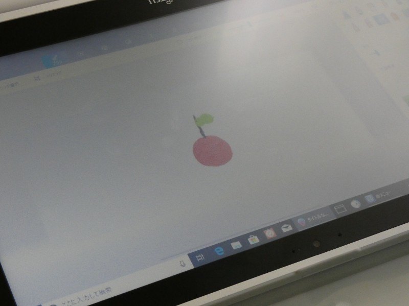 息子が書いたリンゴの絵