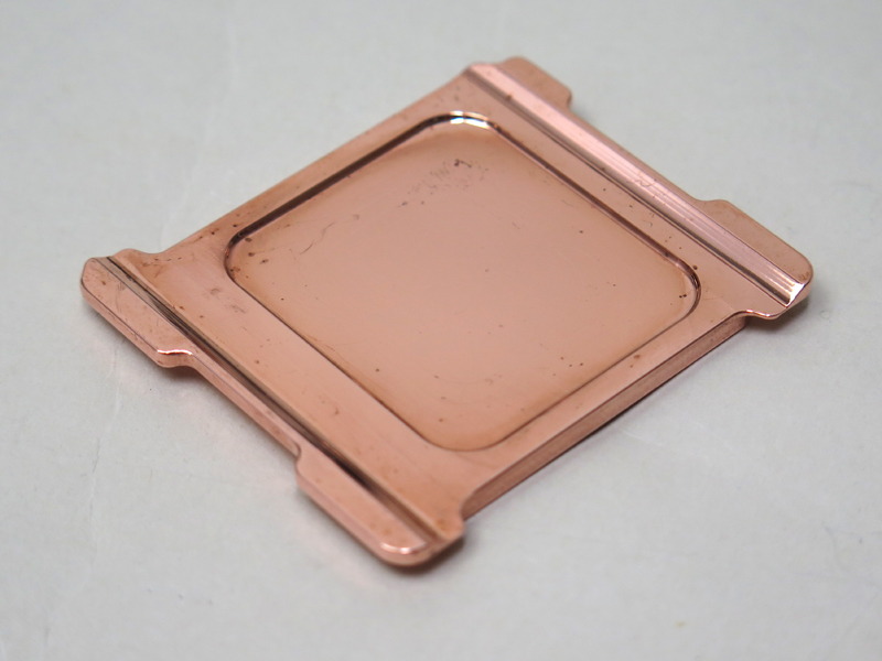 コアに接触する面