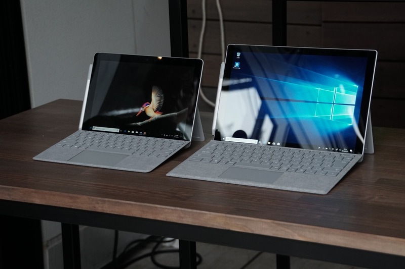 Surface Pro(右)と並べたところ