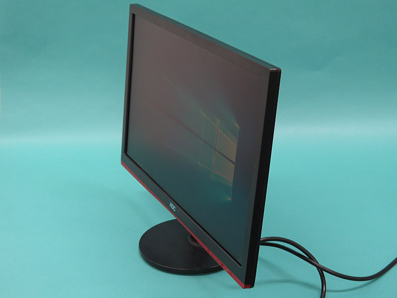 TNパネルのため、視野角はそれほど広くない