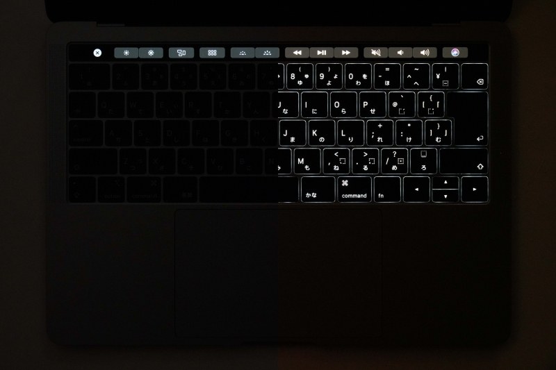 キーボードバックライトは16段階で調整できる