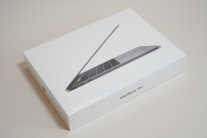 パッケージ。2016年、2017年、2018年モデルでデザインに変更はない