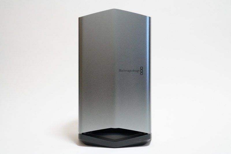 Blackmagic eGPUの前面