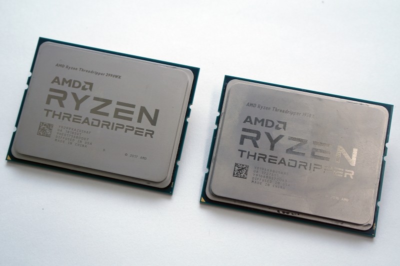 2990WX(左)と第1世代の1950X