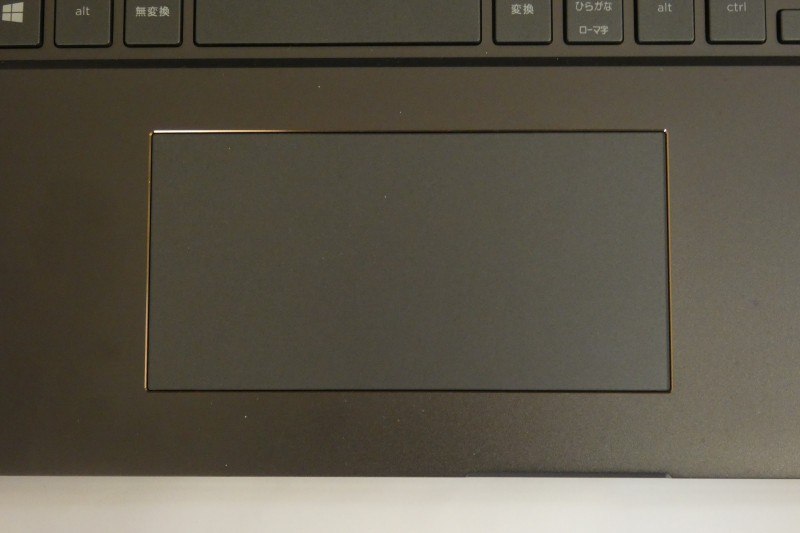 ポインティングデバイスとしては、イメージパッドが搭載されている。クリックボタンとパッドが一体化したタイプだ