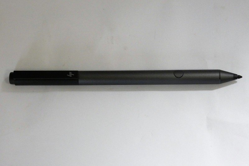 「Spectreアクティブペン2」という名称のペンが付属