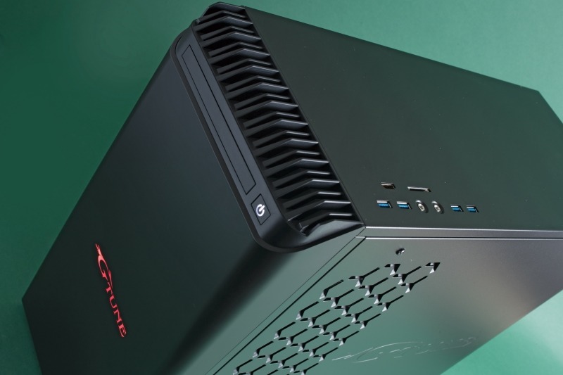 マウスコンピューター<br>G-Tune NEXTGEAR i680SA1-e-sports<br>直販価格：140,184円