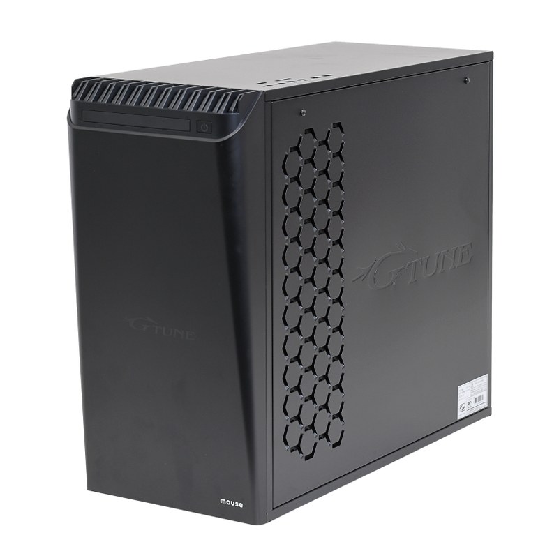 CPU：Intel Core i7-8700（3.2GHz）●メモリ：8GB（PC4-19200）●ビデオカード：NVIDIA GeForce GTX 1060搭載カード（GDDR5 3GB）●ストレージ：240GB SSD（Serial ATA 3.0）、2TB HDD（Serial ATA 3.0）●前面インターフェース：USB 3.0×4、USB 2.0×2、マイク×1、ヘッドホン×1、SDメモリーカード×1、HDMI×1●背面インターフェース：USB 3.1×2、USB 3.0×4、DisplayPort×3、HDMI×1、DVI-D×1、サウンド入出力×6●LAN：1000BASE-T●OS：Windows 10 Home 64bit版●サイズ（W×D×H）：210×524.2×435mm●重量：約11.9kg