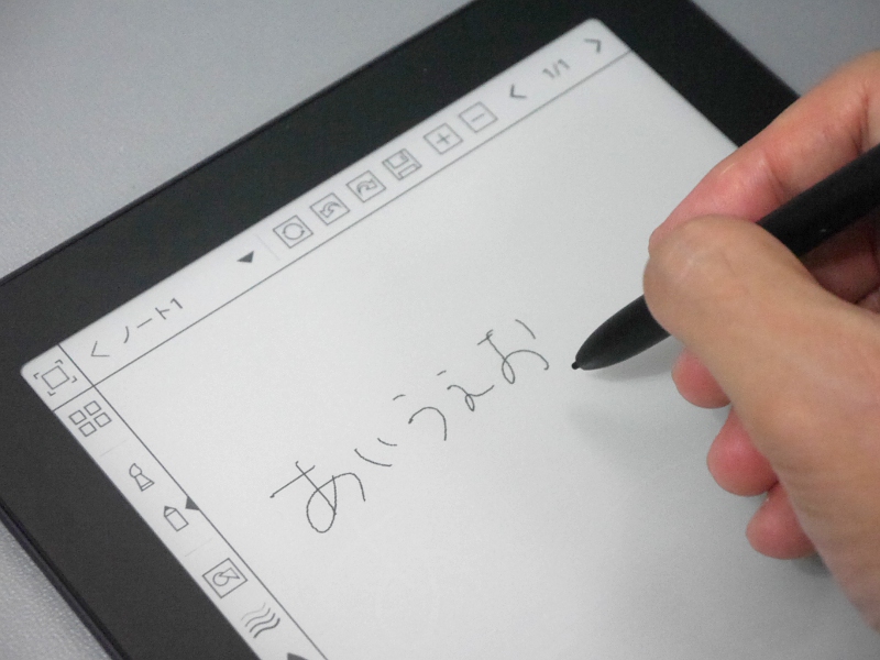 手書きでメモが取れる。追従性は良好で、打ち合わせや会議で使うテキストのメモとしては実用的だ