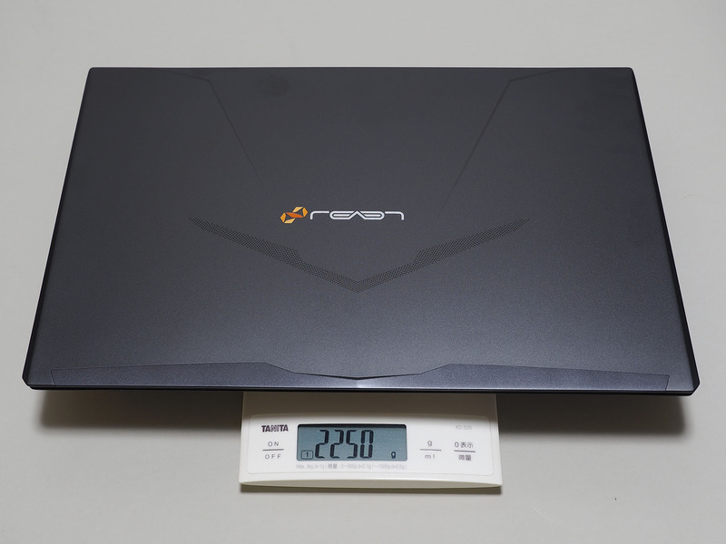 本体重量は2.25kg