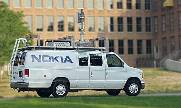 画像は同社がハンドオーバーの試験用に用いる車両