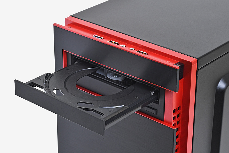 ゲームもダウンロード版主体の時代に光学ドライブは無用では……と思うかもしれないが、バックアップや環境の復旧時など意外と助かるものだ