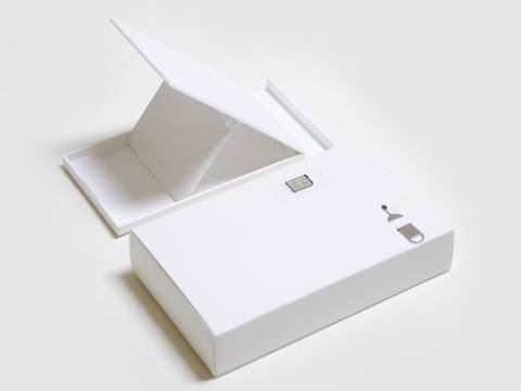 西川和久の不定期コラム】防水防塵でダブルレンズ搭載のドコモ