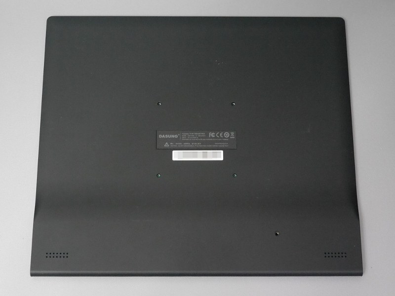 背面はVESAマウントのネジ穴がある。100mmではなく75mmであることに注意