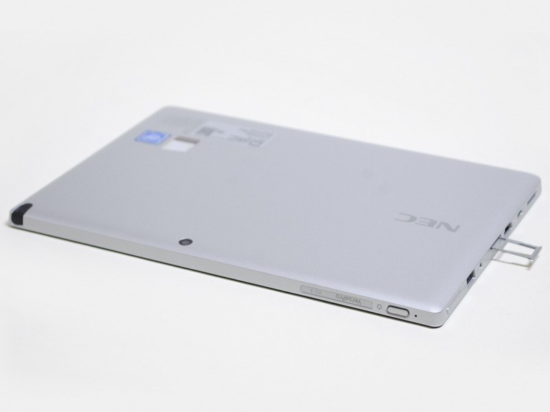 右側面に音量±ボタン、USB 3.0、音声入出力、Nano SIM(奥)/microSDカードスロット(手前)、HDMI、USB 3.0 Type-C、Rスピーカー。上側面に電源ボタン