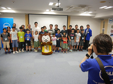 「むぅちゃん」と記念撮影を行なった