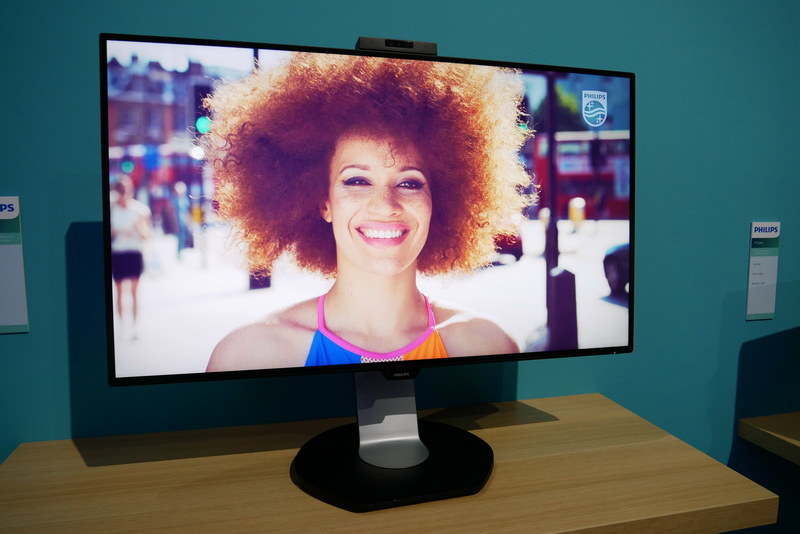 3,840×2,160ドット表示対応の32型液晶を搭載する「」