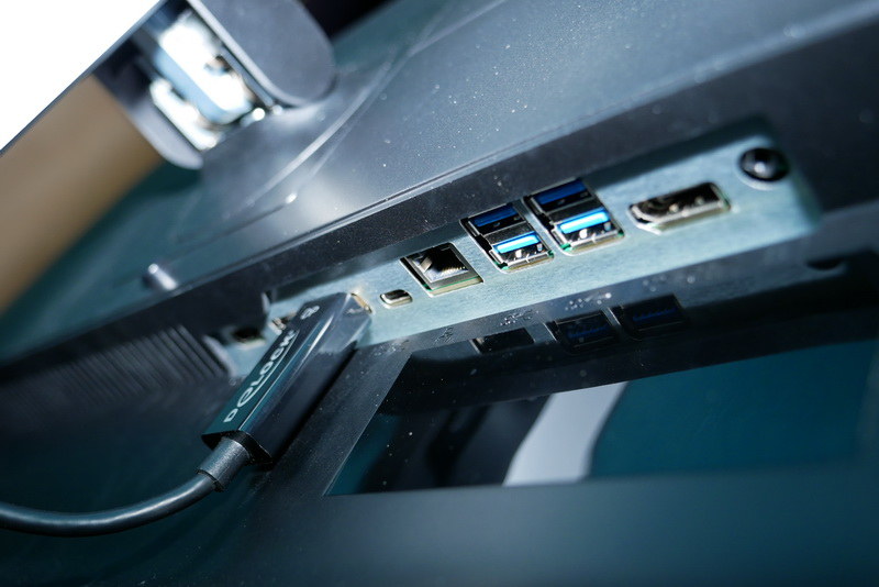 接続端子部分。こちらもUSB Type-C接続に対応している