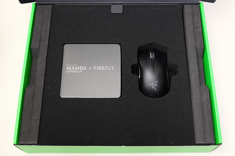 Razer Mamba HyperFluxとケーブル