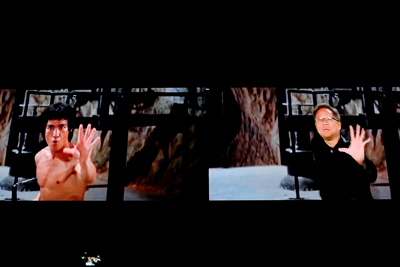 基調講演最後はブルース・リーのヌンチャク捌きをトレースしたフアン氏が上映