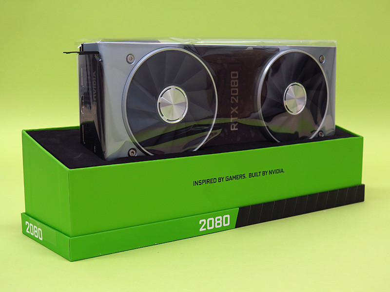 GeForce RTX 2080が縦に鎮座している