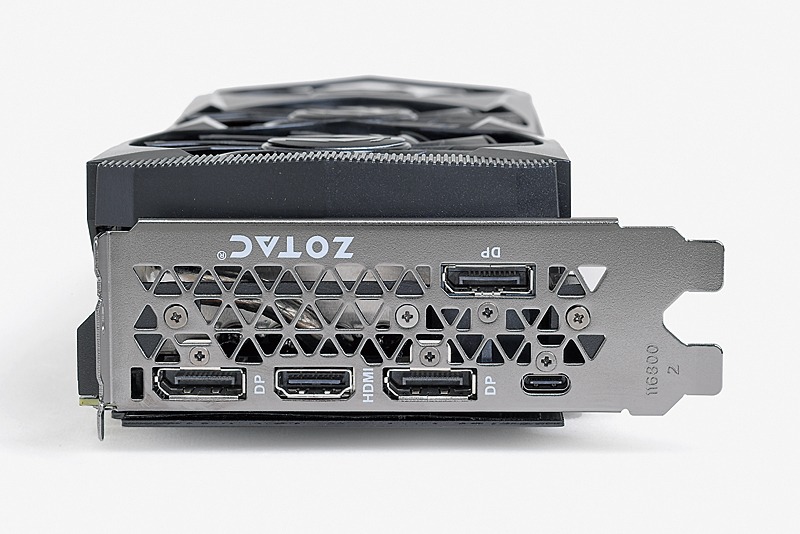 ZOTACから発売される、ZOTAC GAMING GeForce RTX 2080 AMP。基板はFounders Editionと共通だが、クーラーがオリジナル設計となる