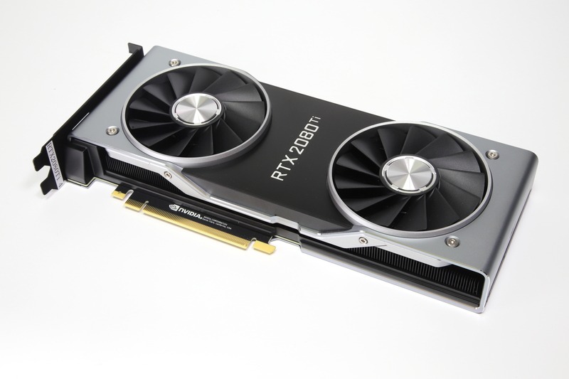 90mmファンを2基搭載するGPUクーラーを搭載。ファンの風は基板の上下に抜けるかたちとなっている