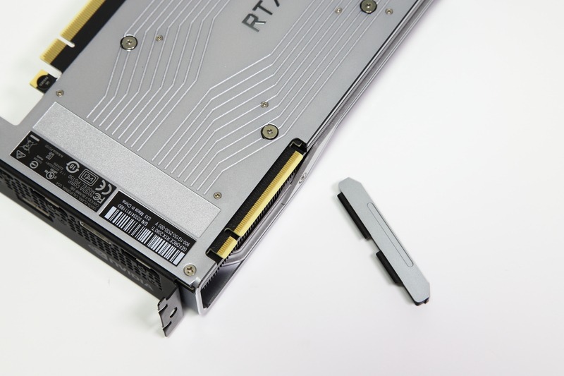 NVLinkコネクタ。従来のSLIコネクタに替わってSLI用のインターフェイスとして採用された