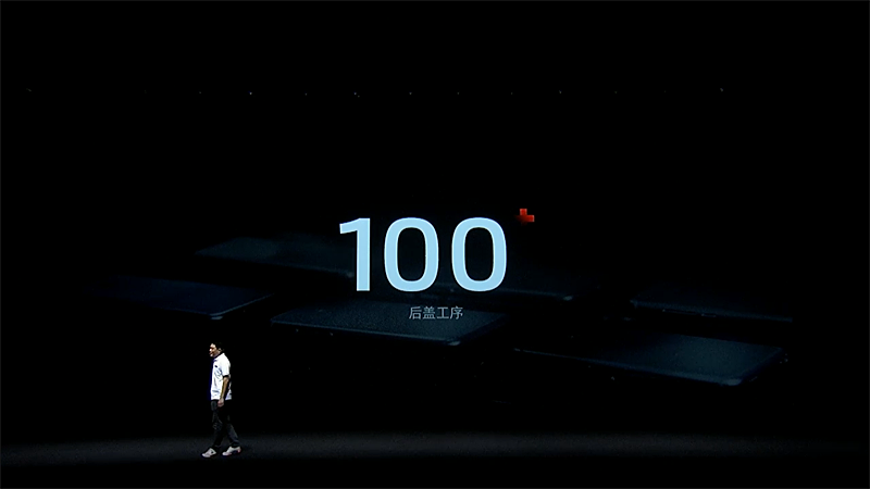 カバーの制作は100工程を経ているという