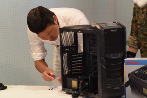 ゲーム部にPCを持ち帰りたい!」みやぞん、ドスパラの支援でPC組み立て