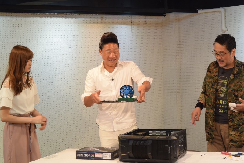 マザーボードをケースに取り付け