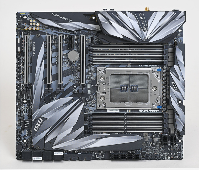 Micro-Star International MEG X399 CREATION。2990WXを使うなら第2世代Threadripper発売後に登場した製品がオススメ。19フェーズ電源ならTDP 250WのCPUをOCしても安心