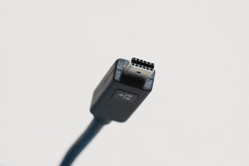 RJ45拡張コネクタのオス端子は「ミニ・イーサネット・コネクター」を採用