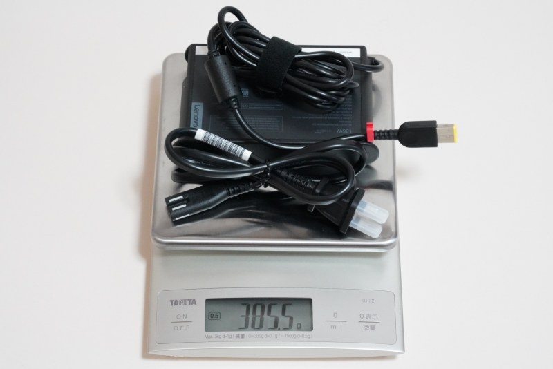 135W ACアダプタと電源ケーブルの合計重量は実測約385.5g