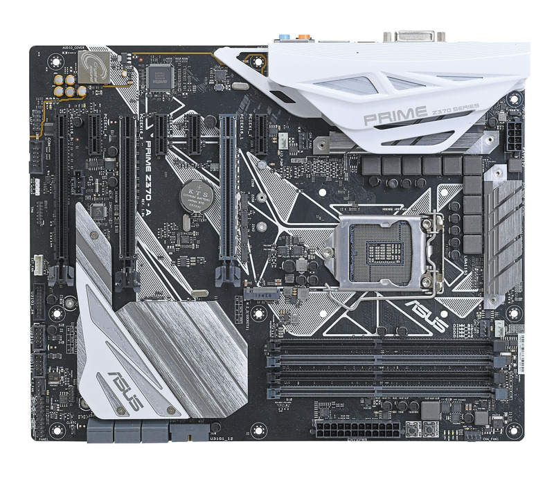 ASUSTeK ComputerのPRIME Z370-A。【王道のASUSスタンダード】マザーボードはデザイン的にも機能的にもクセがなく、信頼性が高いものが好み。以前のマシンと同じくASUSTeKのスタンダードモデルを選んだ。10フェーズVRMなど安心感の高い設計が魅力だ