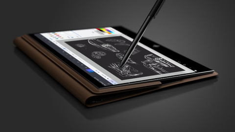 高級感あふれるフルグレインレザーの13.3型2in1「HP Spectre Folio 