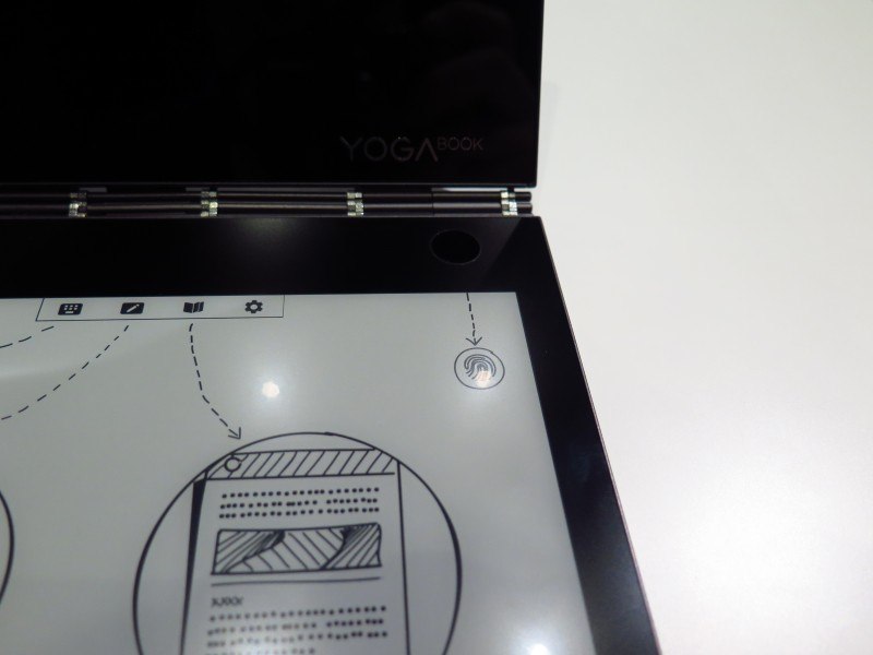 右上には指紋センサーを搭載する