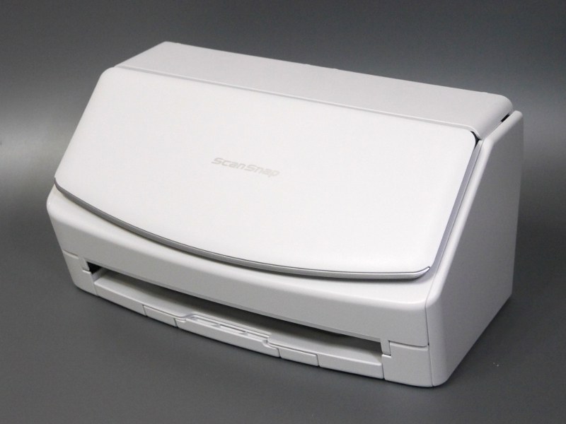 給紙カバー、排紙トレイ類をすべてたたんだ状態