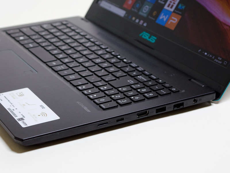 電源入力、Gigabit Ethernet、USB 3.0、HDMI、USB 3.0 Type-C、microSDXCスロット