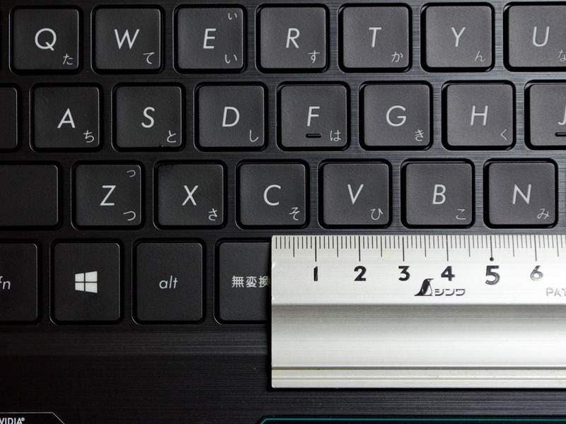 キーピッチは実測で約19mm