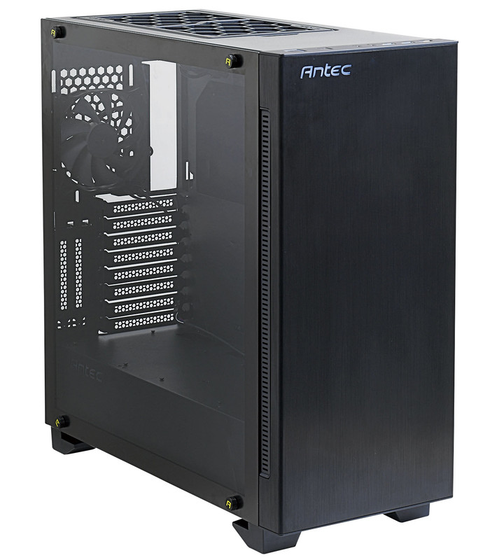 Antec P110 Luce。Antecの伝統的なスタイルを踏襲しつつ、メッシュ仕様のトップカバー、強化ガラス仕様のサイドパネル、RGB LEDのフロントロゴなどトレンド機能を盛り込んだ最新作