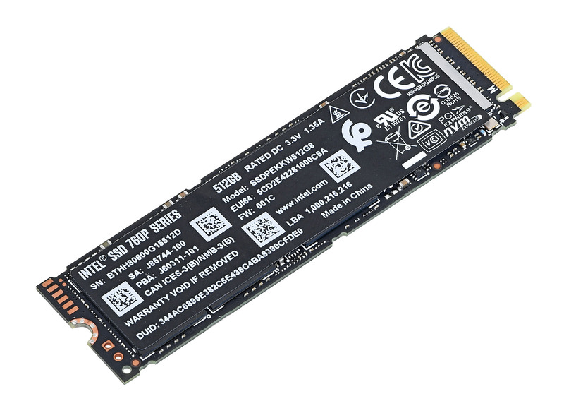 Intel SSD 760p SSDPEKKW512G8XT。NVMe SSDの中でもダントツのコスパを誇るのがこのIntel 760p。シーケンシャルの書き込みは最速クラスからは少し劣るが、それでも十分爆速と言える性能