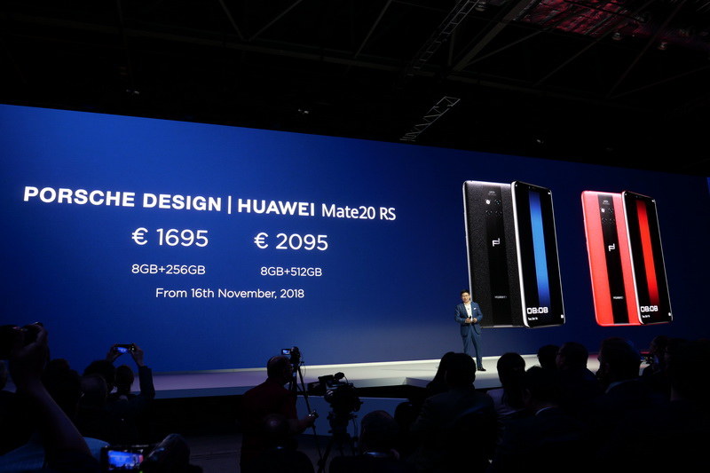 Mate 20 RSはRAM 8GB/内蔵ストレージ256GBで1,695ユーロ、RAM 8GB/内蔵ストレージ512GBで2,095ユーロで、11月16日より販売
