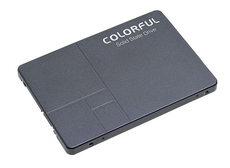 Colorful Technology Colorful Series SL500 480G。1万円で買える480GBのSSD。480GBあれば頻繁に遊ぶゲームをSSD側に入れられる